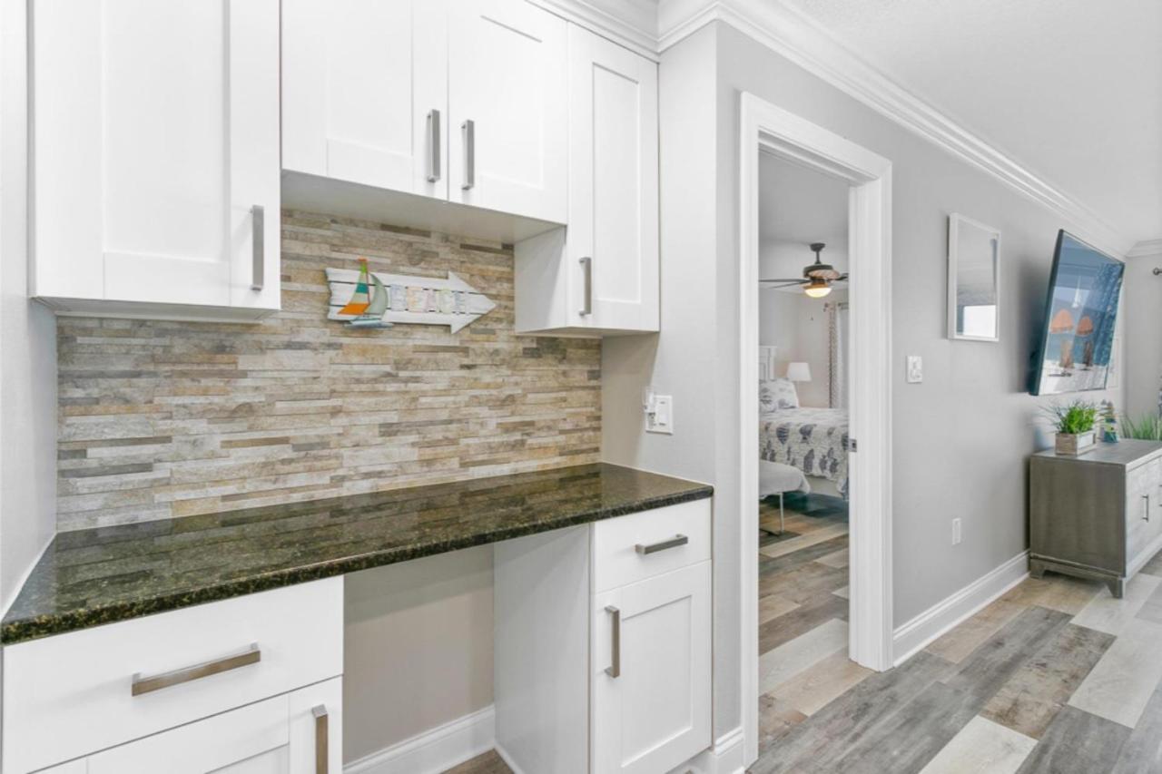 Gorgeous 3 Bedroom Condo In The Perfect Locationseaoats302 St. Pete Beach Exterior photo
